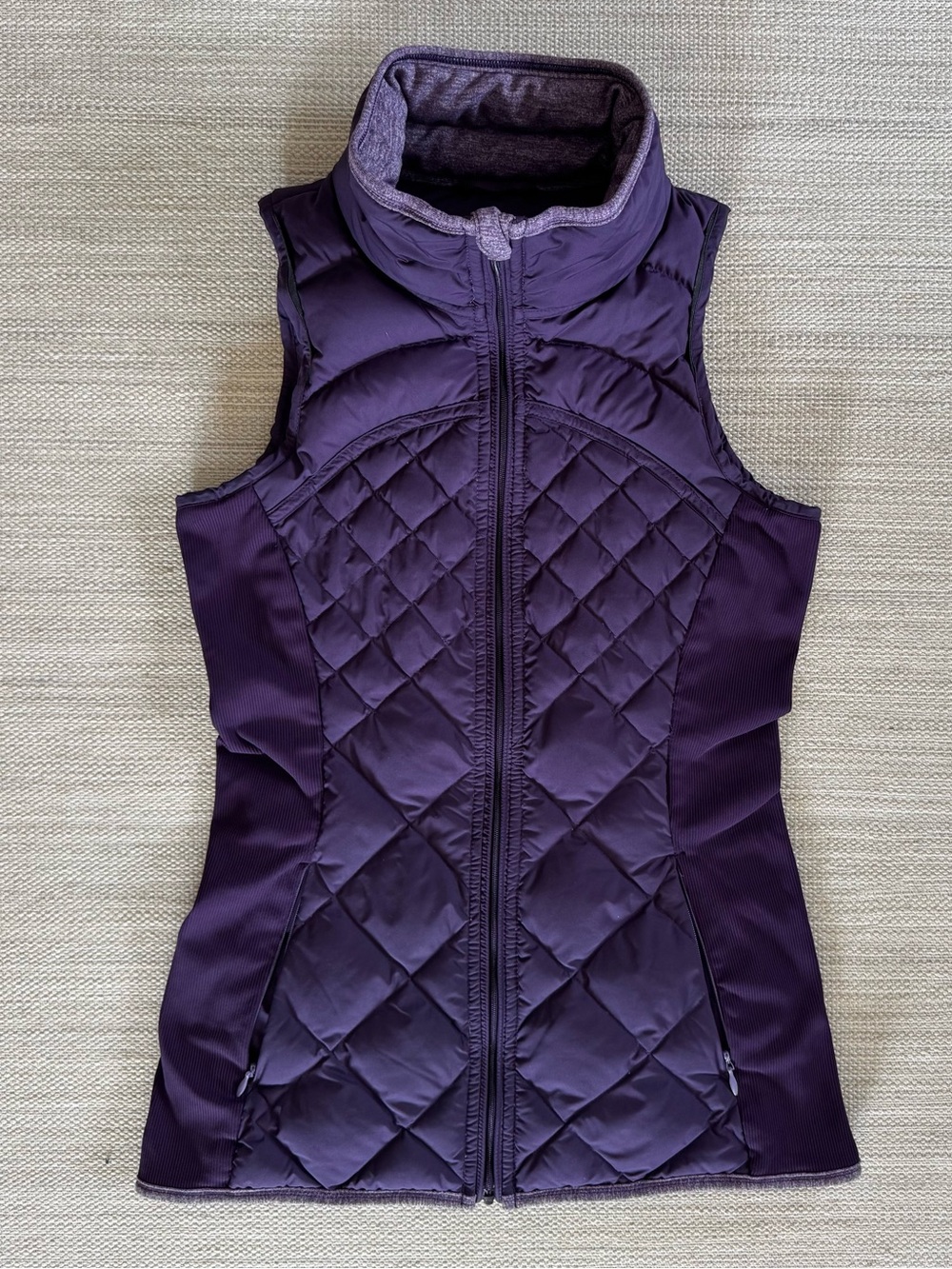 Lululemon purple diamond quilted zip up lightweight down puffer vest women’s 4